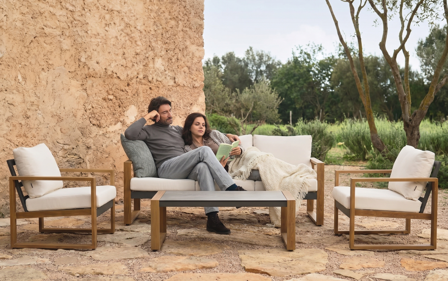 Adapts to Every Outdoor Moment