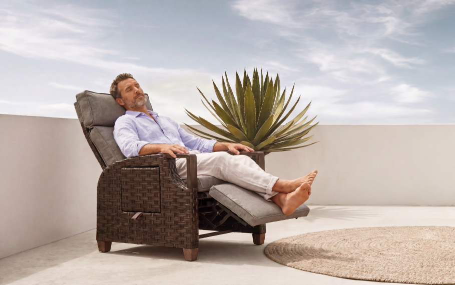 Adapts to Every Outdoor Moment