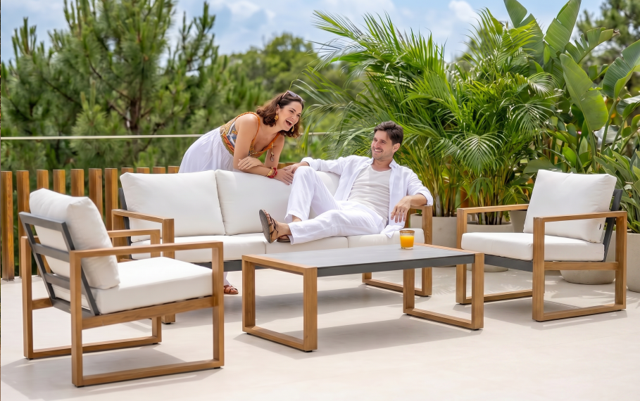 Adapts to Every Outdoor Moment